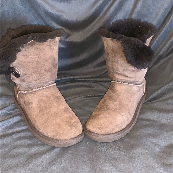 UGG Bailey Button Boots - Picture 6 of 8